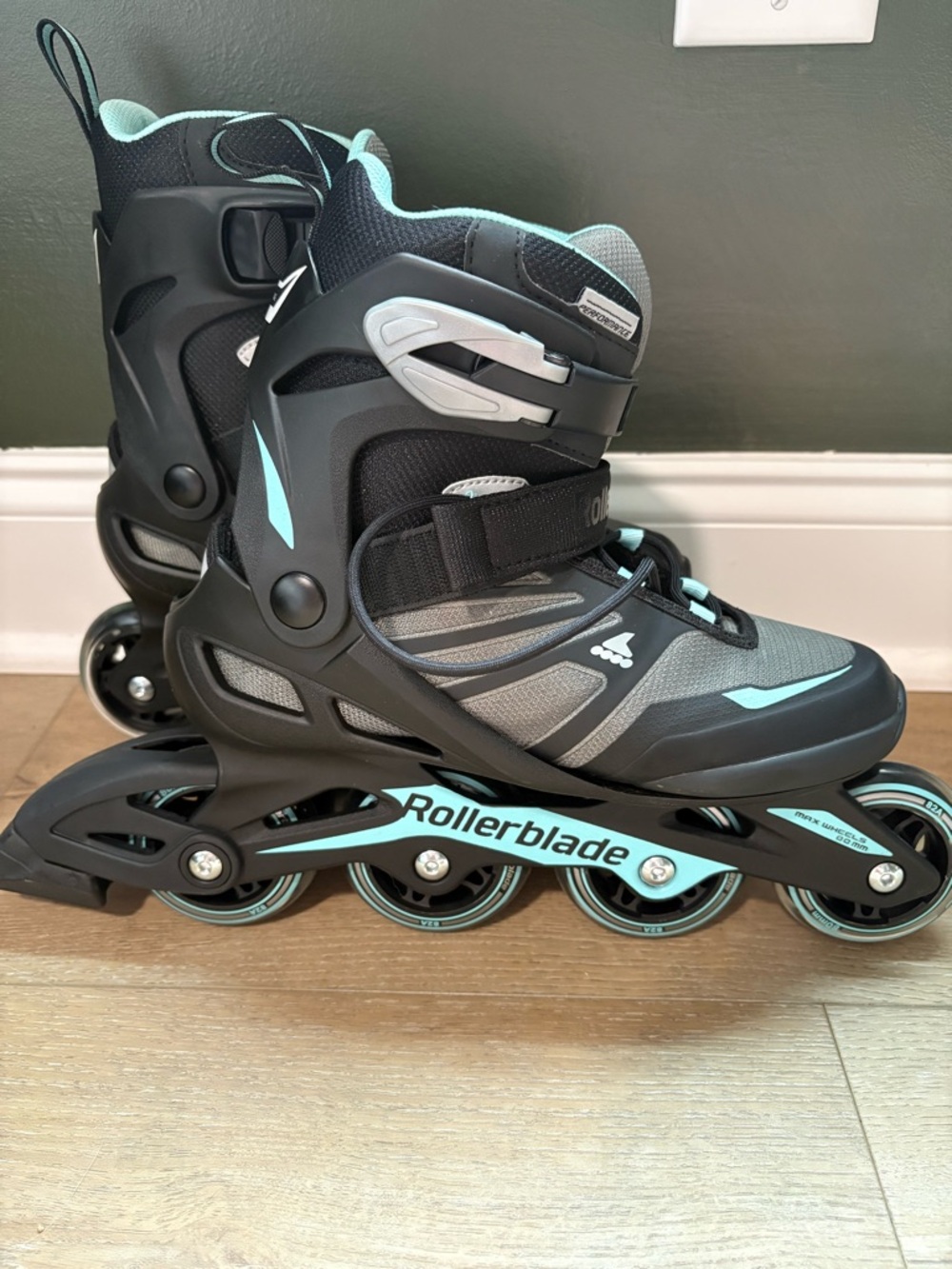 Women’s Zetrablade Inline Blue and Black Rollerblades size 8 - Picture 4 of 7